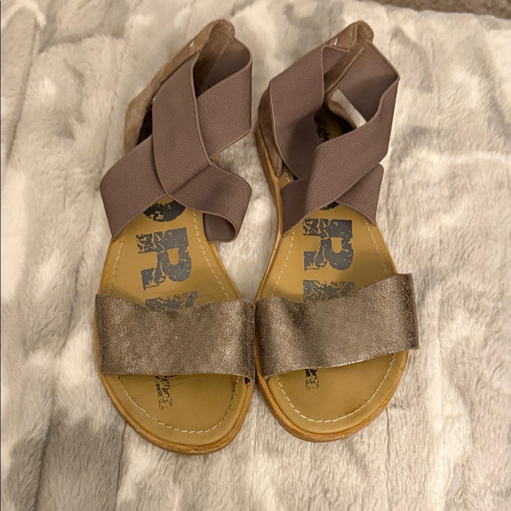 Sorel Sandals in Taupe and Gold